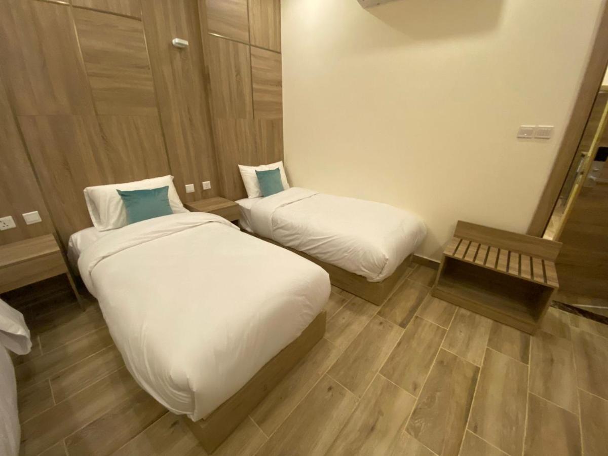 עקבה Castle Beach Hotel מראה חיצוני תמונה